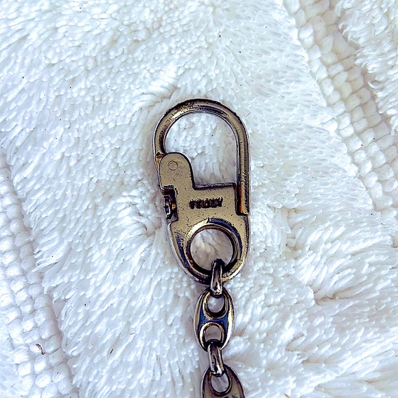 💯AuthenticVTG GucciSilverKeychain. Gucci&Italy inscribed.Unisex.Good Condition. - Picture 3 of 6